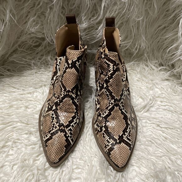 Time and Tru Faux Snakeskin print ankle  booties 8.5 - Picture 2 of 4